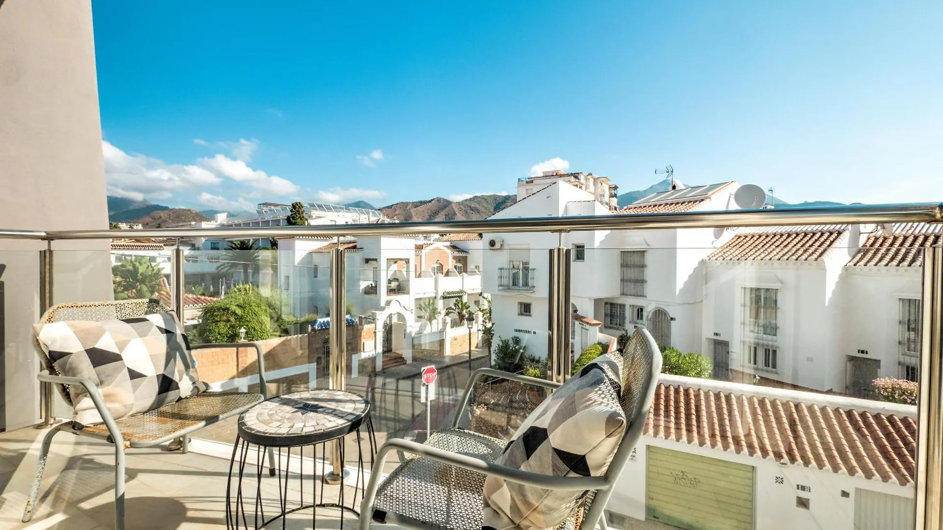 Modern Apartment With Best Location Parador, Nerja